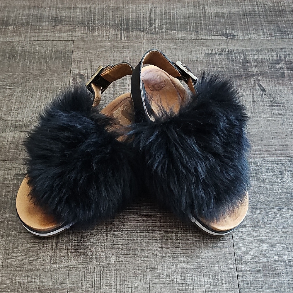 UGG - Furry Sandals